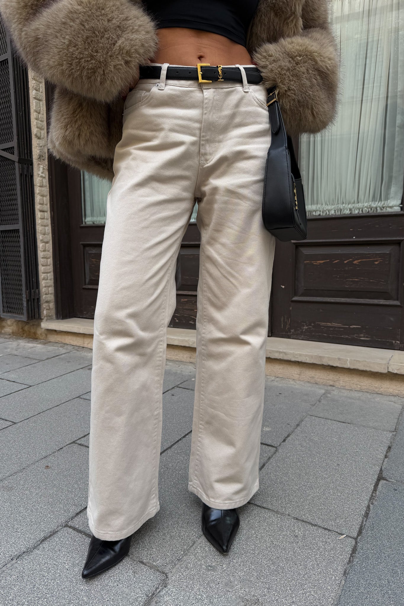 Jeans mit weitem Bein und tiefem Bund